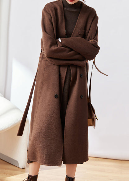Well Tailored Coat with a Graceful Silhouette