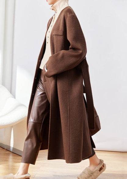 Well Tailored Coat with a Graceful Silhouette