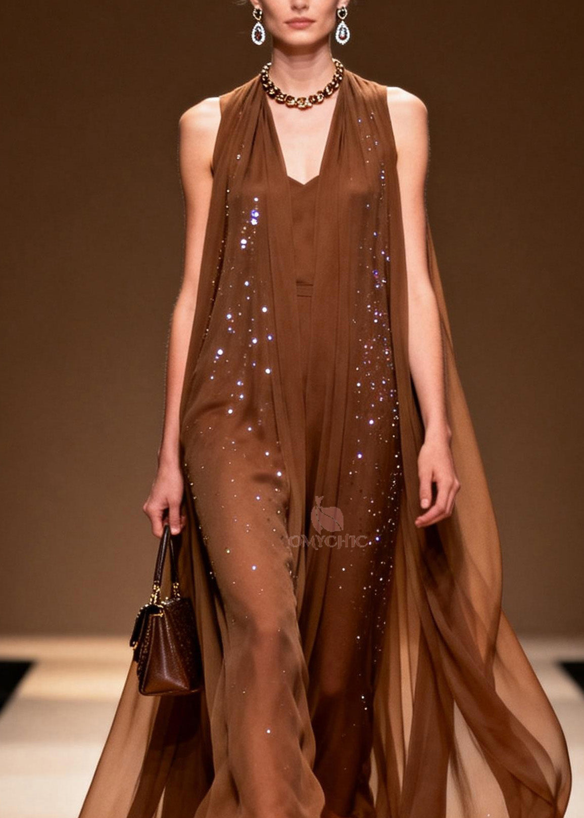 Well Tailored Dress with a Graceful Silhouette