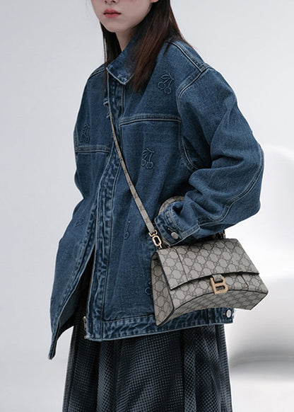 Elegantly Styled Coat for Everyday Wear