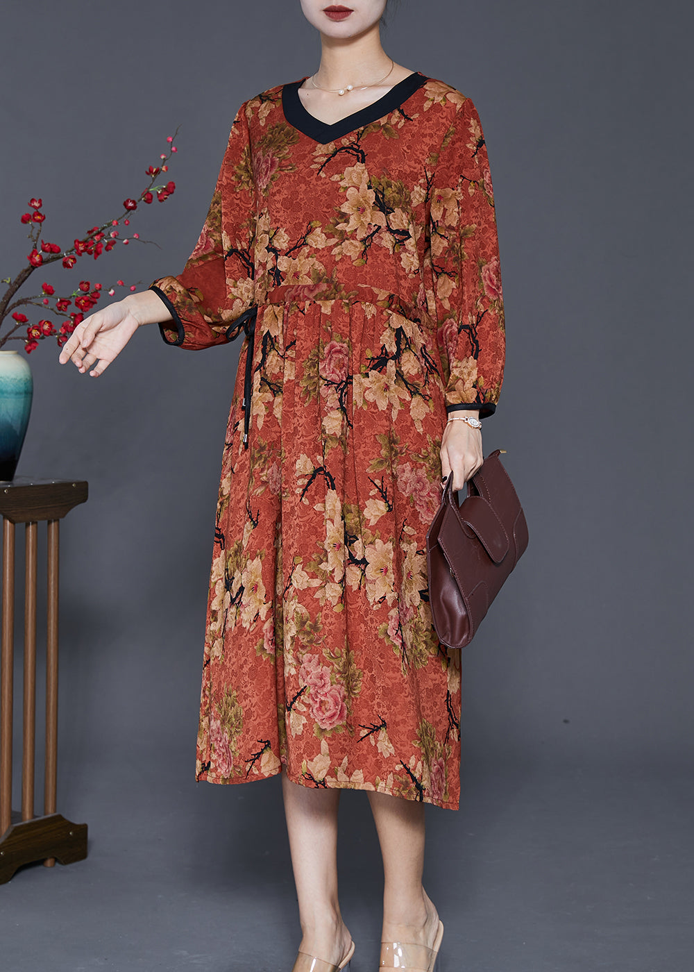 Well Tailored Dress with a Graceful Silhouette