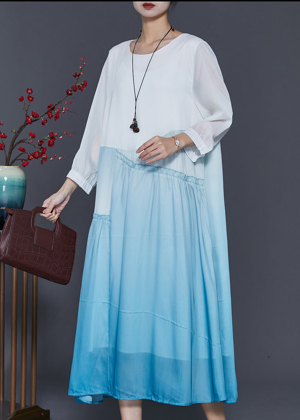 Well Tailored Dress with a Graceful Silhouette