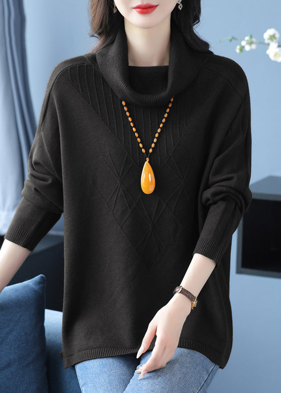 Well Tailored Sweater with a Graceful Silhouette