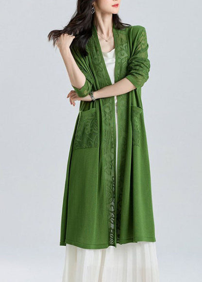 Well Tailored Cardigan with a Graceful Silhouette