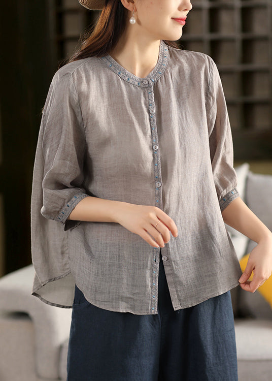 Classic Vintage Blouse with a Flattering Fit