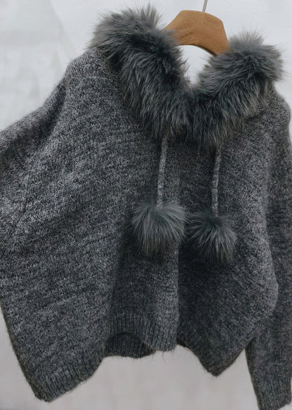 Well Tailored Sweater with a Graceful Silhouette