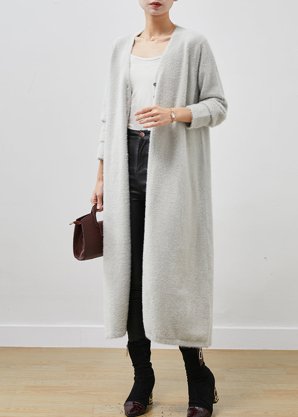 Well Tailored Coat with a Graceful Silhouette