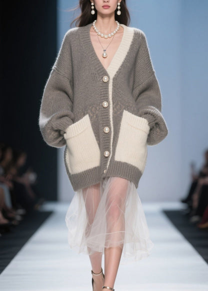 Effortlessly Elegant Cardigan with a Timeless Design