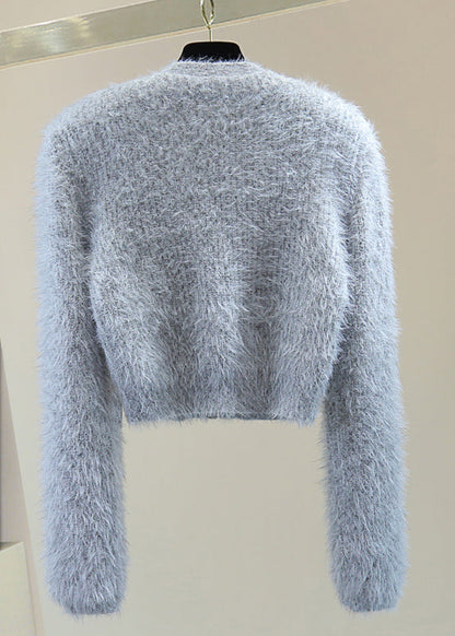 Classic Vintage Sweater with a Flattering Fit