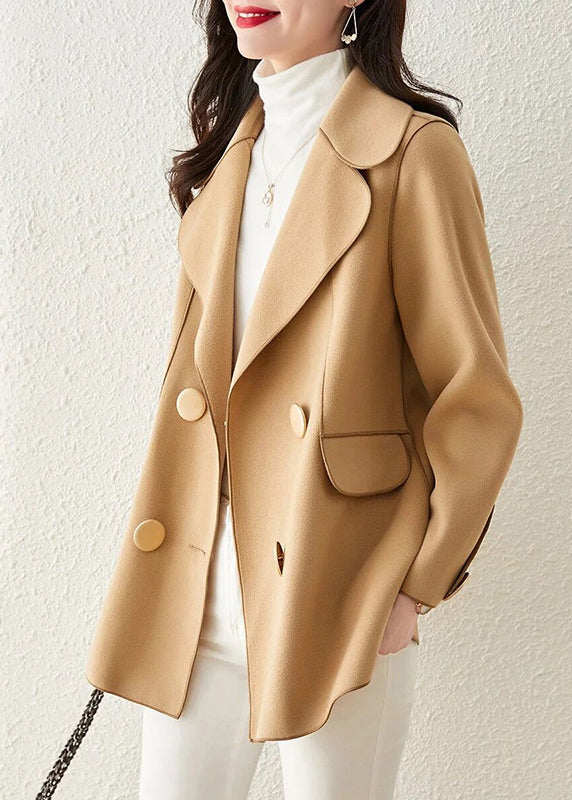 Beautifully Finished Coat in a Timeless Design