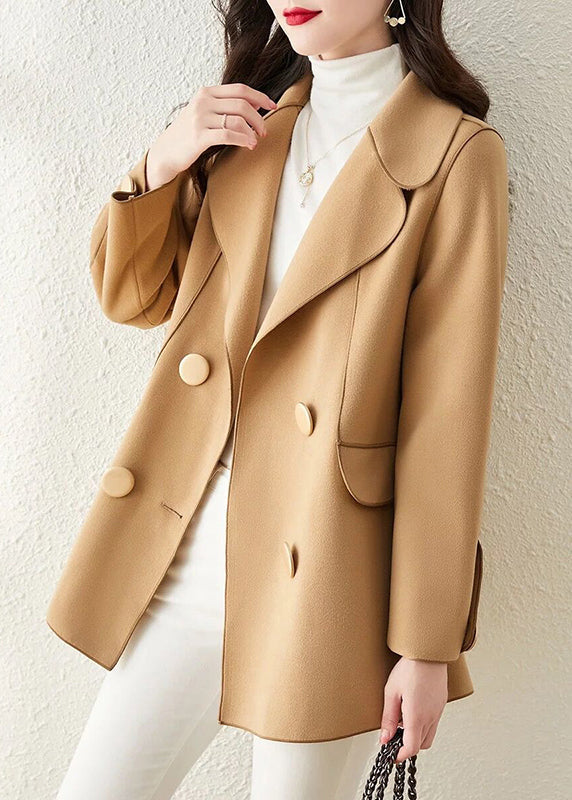Beautifully Finished Coat in a Timeless Design