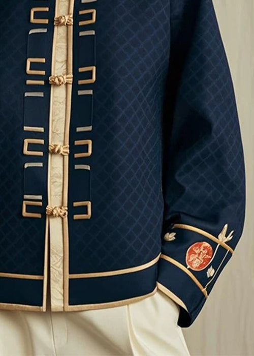 Well Tailored Coat with a Graceful Silhouette