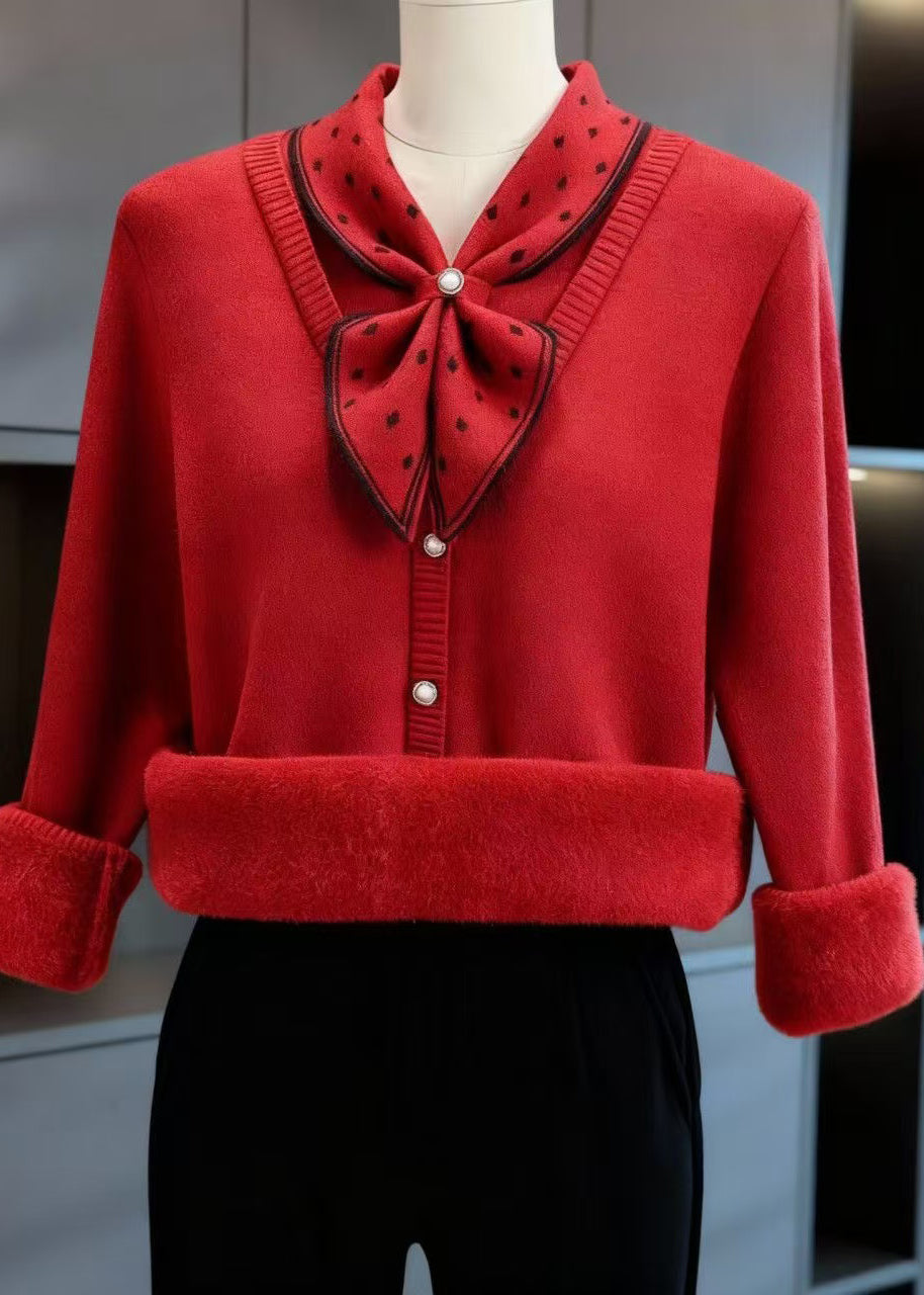 Classic Vintage Pullover with a Flattering Fit