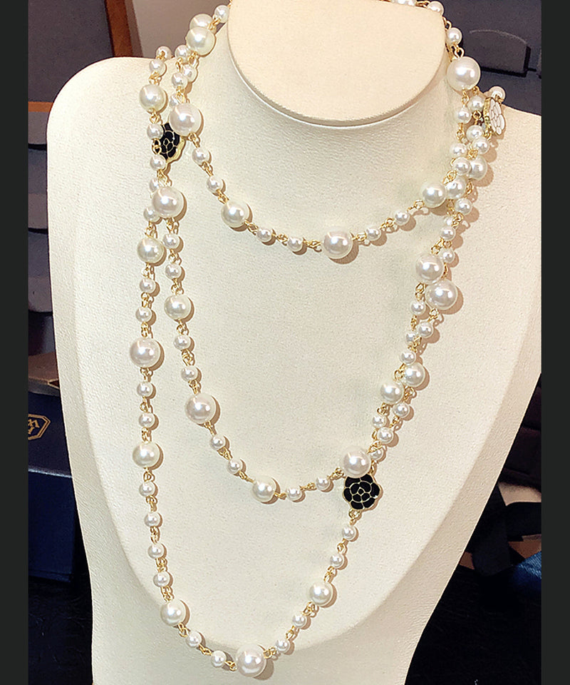 Classic Pearl Necklace with Timeless Appeal