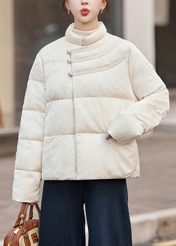 Beautifully Finished Coat in a Timeless Design