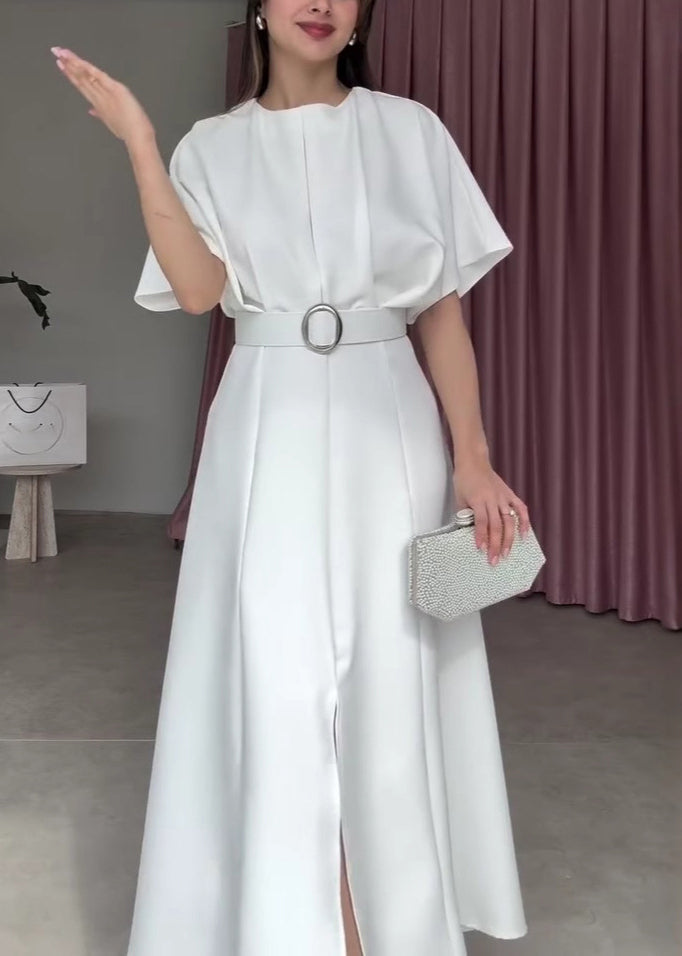 Effortlessly Elegant Dress with a Timeless Design
