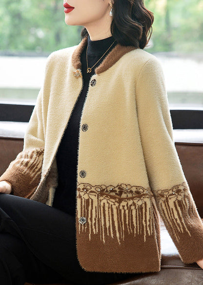 Beautifully Finished Coat in a Timeless Design