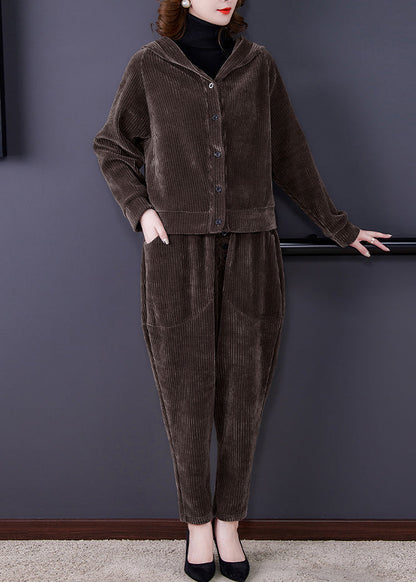 Classic Vintage Pants with a Flattering Fit