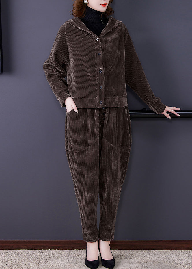 Classic Vintage Pants with a Flattering Fit