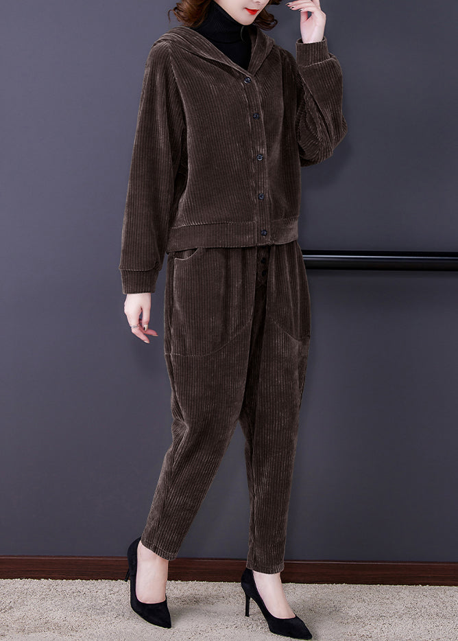 Classic Vintage Pants with a Flattering Fit