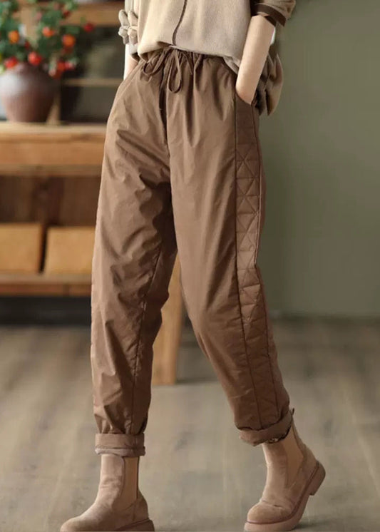 Effortlessly Elegant Pants with a Timeless Design