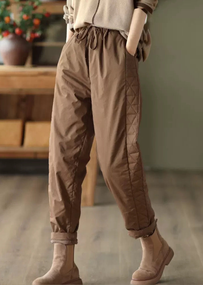 Effortlessly Elegant Pants with a Timeless Design