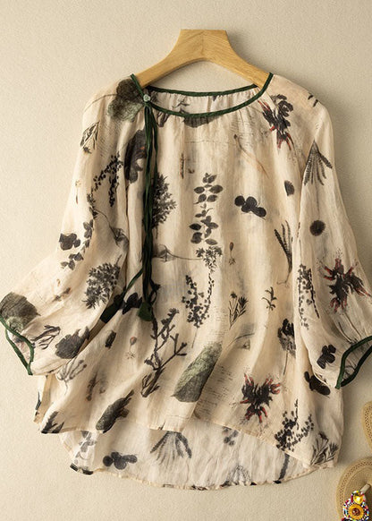 Classic Vintage Blouse with a Flattering Fit