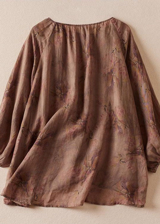 Classic Vintage Blouse with a Flattering Fit