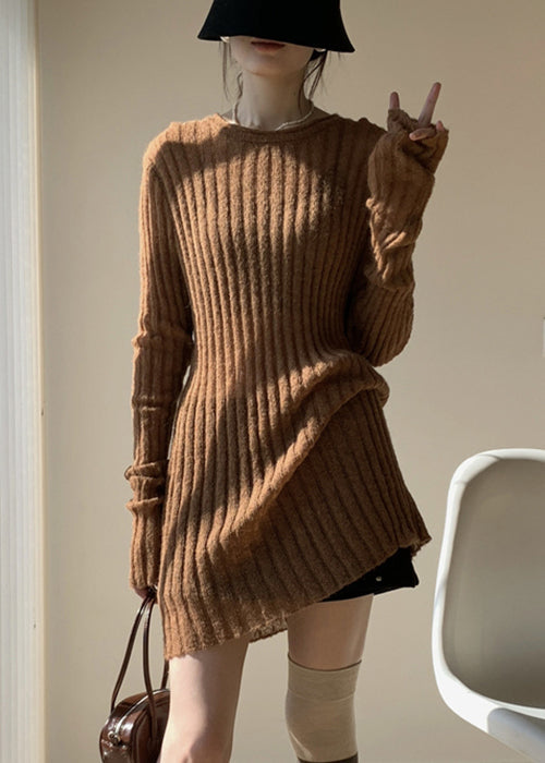 Well Tailored Sweater with a Graceful Silhouette