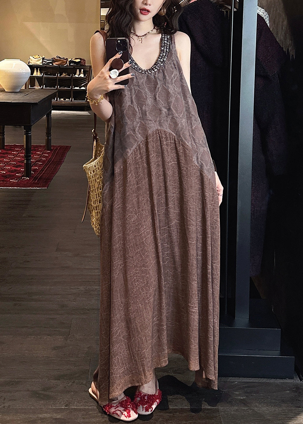 Beautifully Crafted Dress in a Classic Style