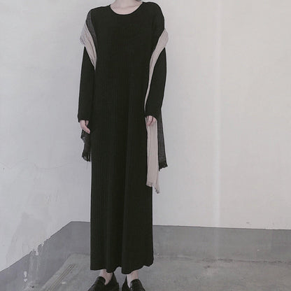 Well Tailored Sweater with a Graceful Silhouette