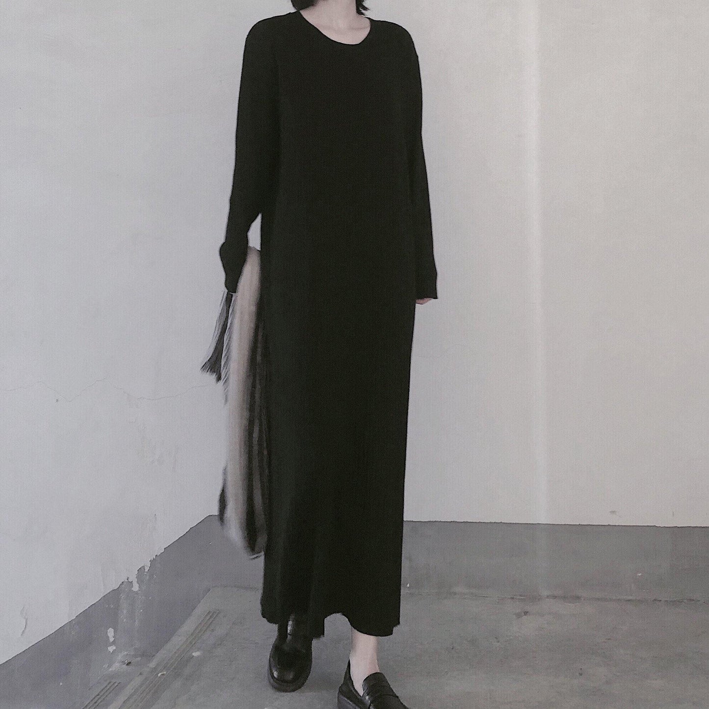 Well Tailored Sweater with a Graceful Silhouette
