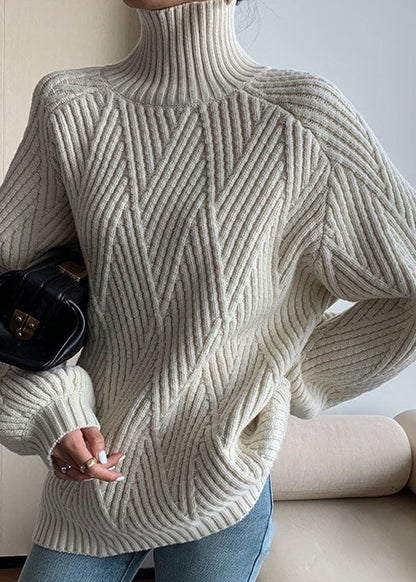 Effortlessly Elegant Sweater with a Timeless Design