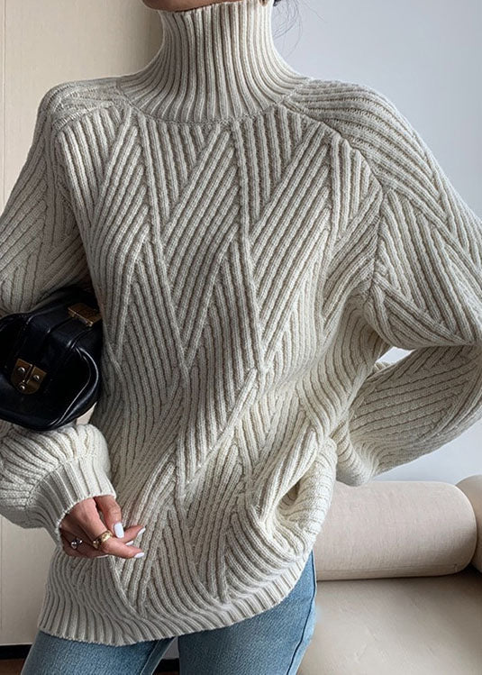 Effortlessly Elegant Sweater with a Timeless Design