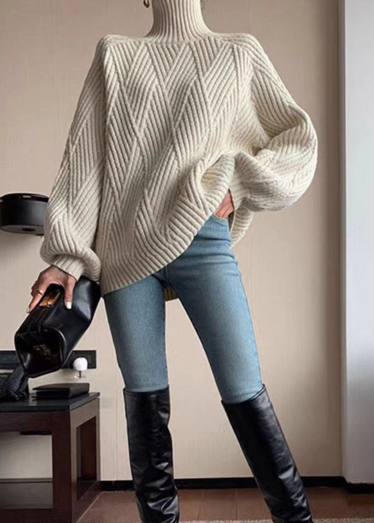 Effortlessly Elegant Sweater with a Timeless Design