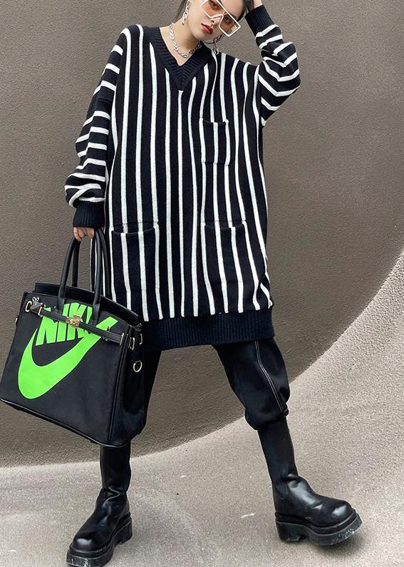 Classic Vintage Sweater with a Flattering Fit