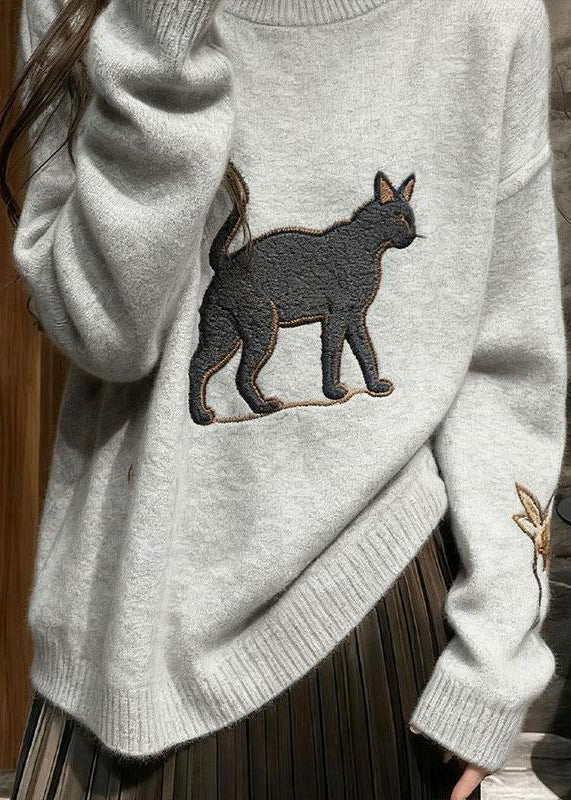 Classic Vintage Pullover with a Flattering Fit
