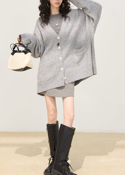 Effortlessly Elegant Cardigan with a Timeless Design