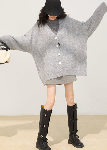Effortlessly Elegant Cardigan with a Timeless Design