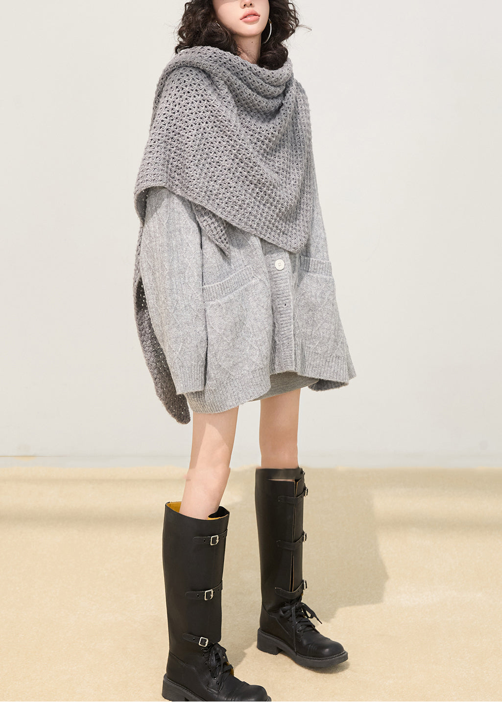 Effortlessly Elegant Cardigan with a Timeless Design
