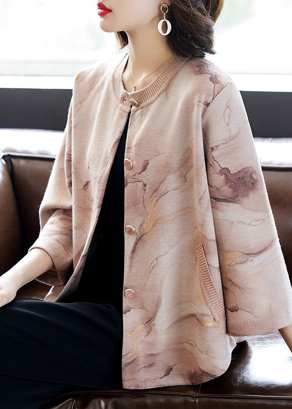 Well Tailored Coat with a Graceful Silhouette
