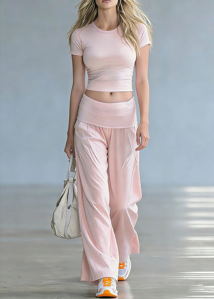 Effortlessly Elegant Pants with a Timeless Design