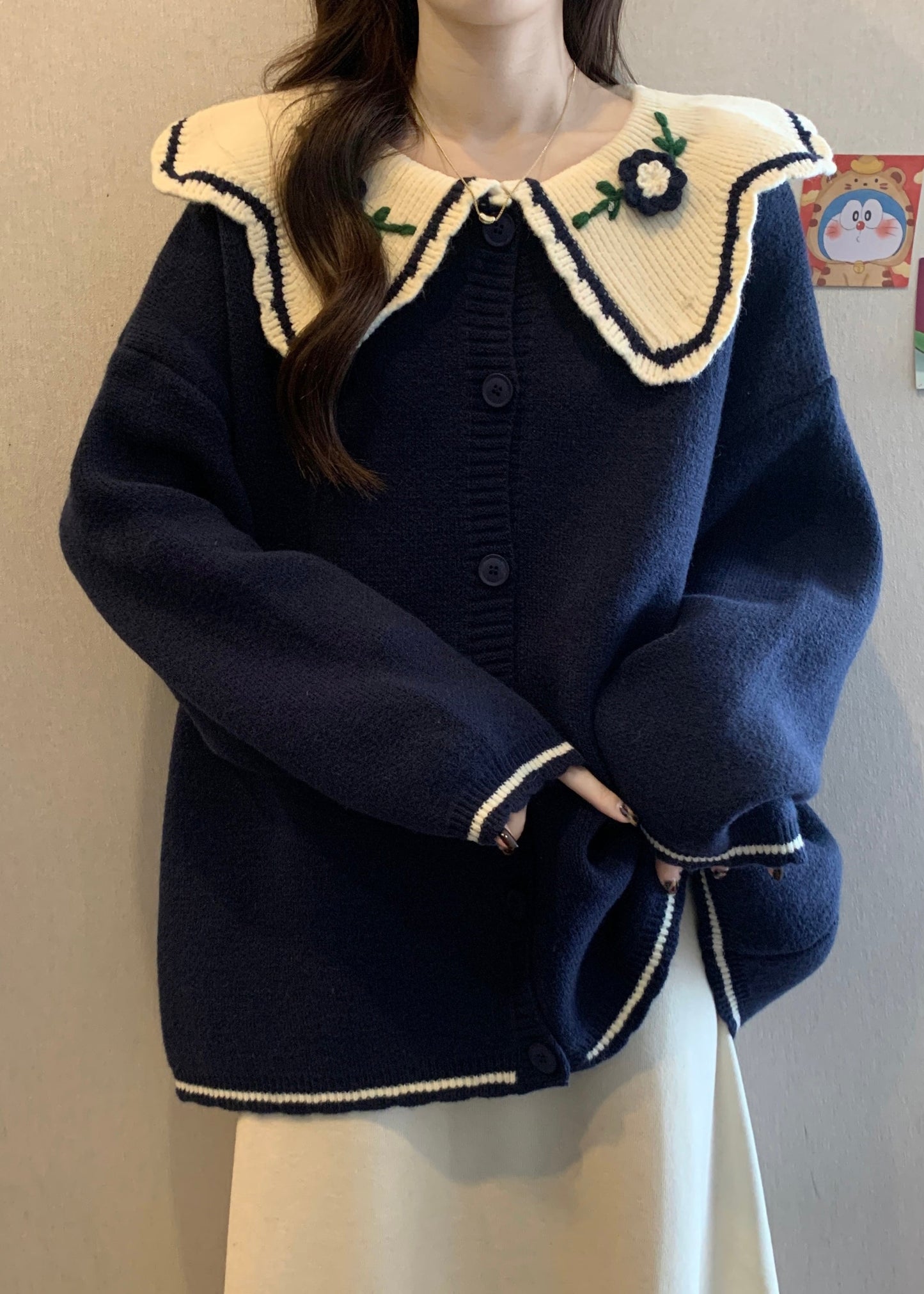 Effortlessly Elegant Cardigan with a Timeless Design