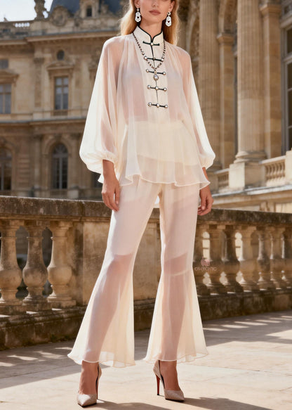 Well Tailored Trousers with a Graceful Silhouette