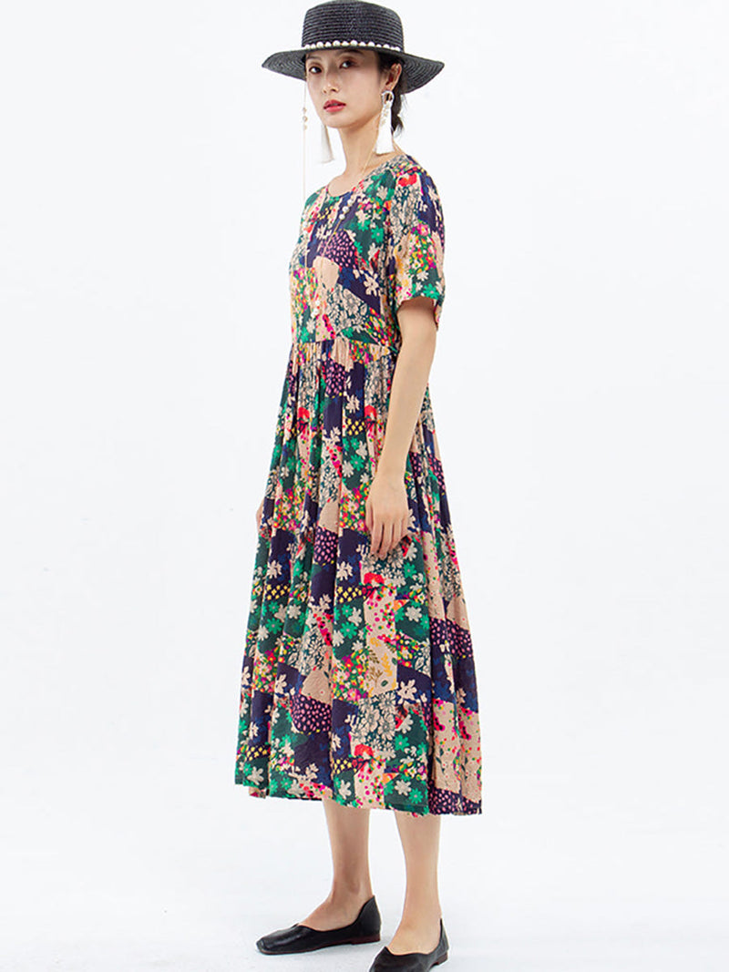 Classic Vintage Dress with a Flattering Fit