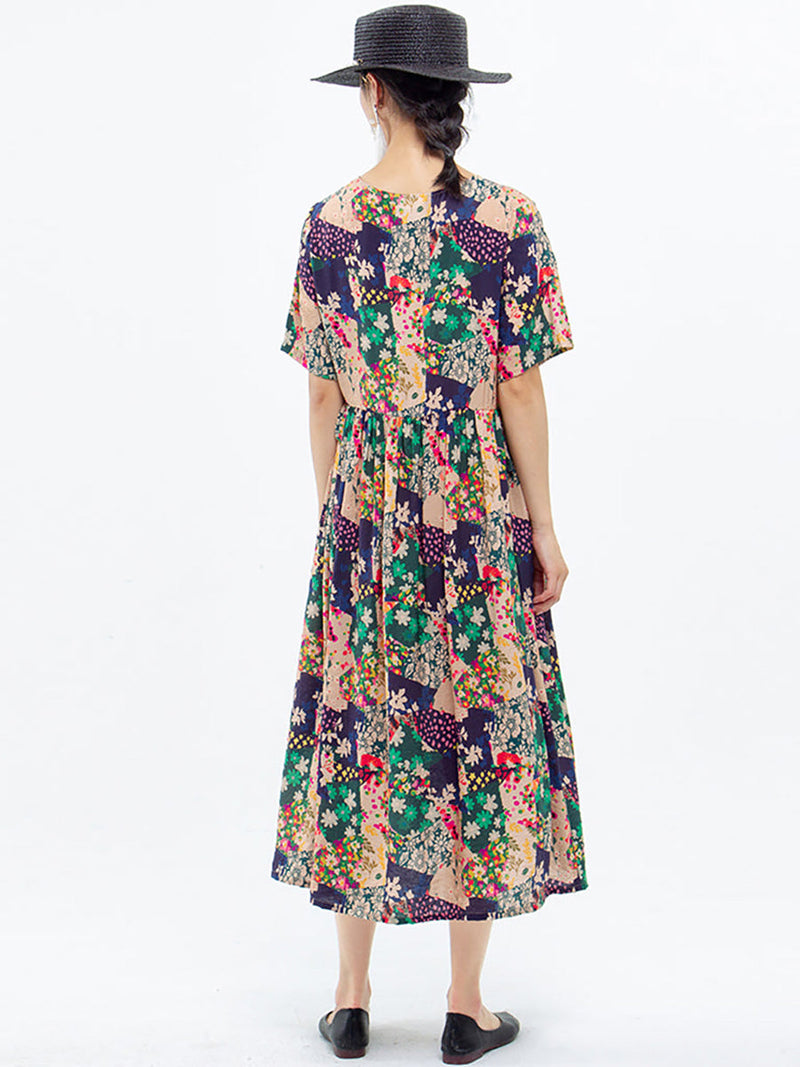 Classic Vintage Dress with a Flattering Fit