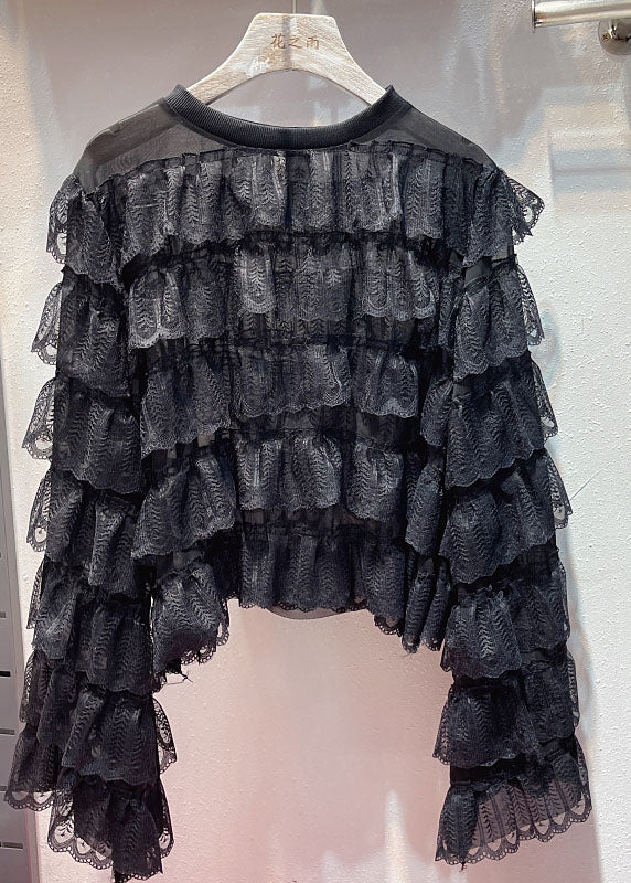 Beautifully Crafted Blouse in a Classic Style