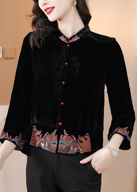 Well Tailored Coat with a Graceful Silhouette