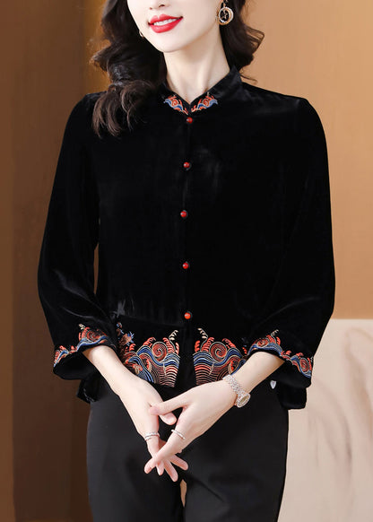 Well Tailored Coat with a Graceful Silhouette