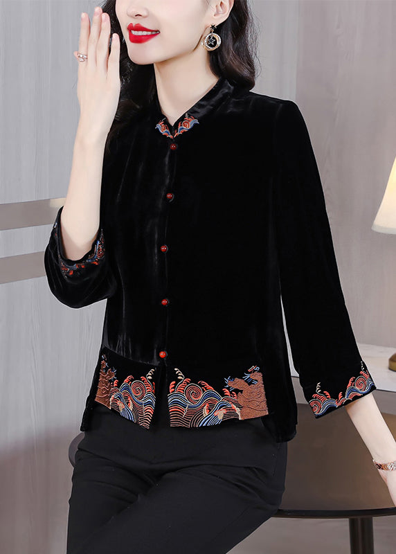 Well Tailored Coat with a Graceful Silhouette